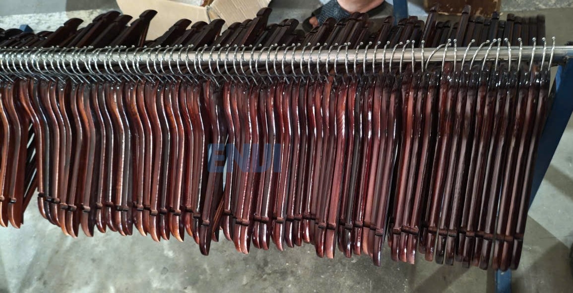 móc gỗ nâu gụ envi