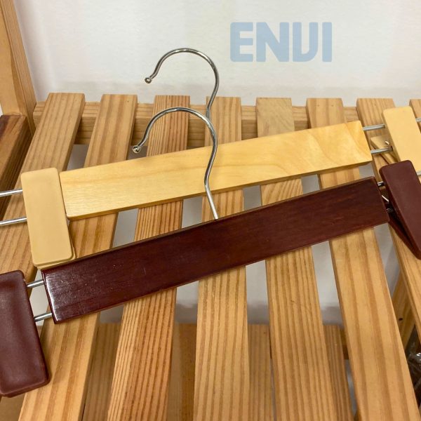 móc gỗ thông kẹp nhựa