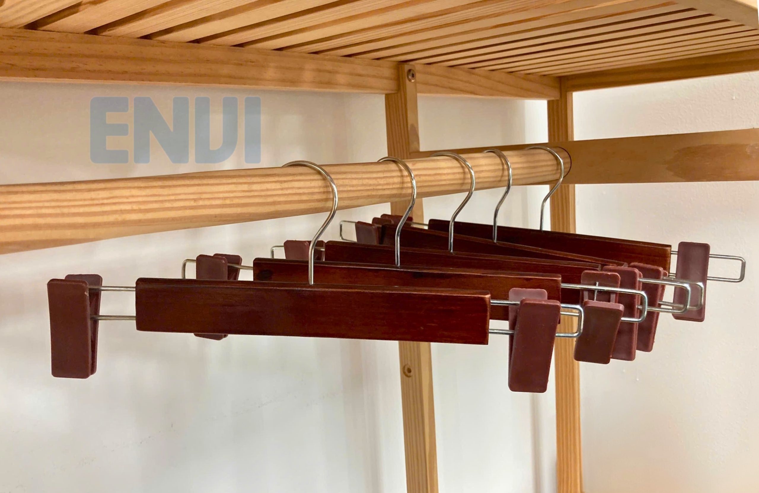 móc kẹp gỗ nâu