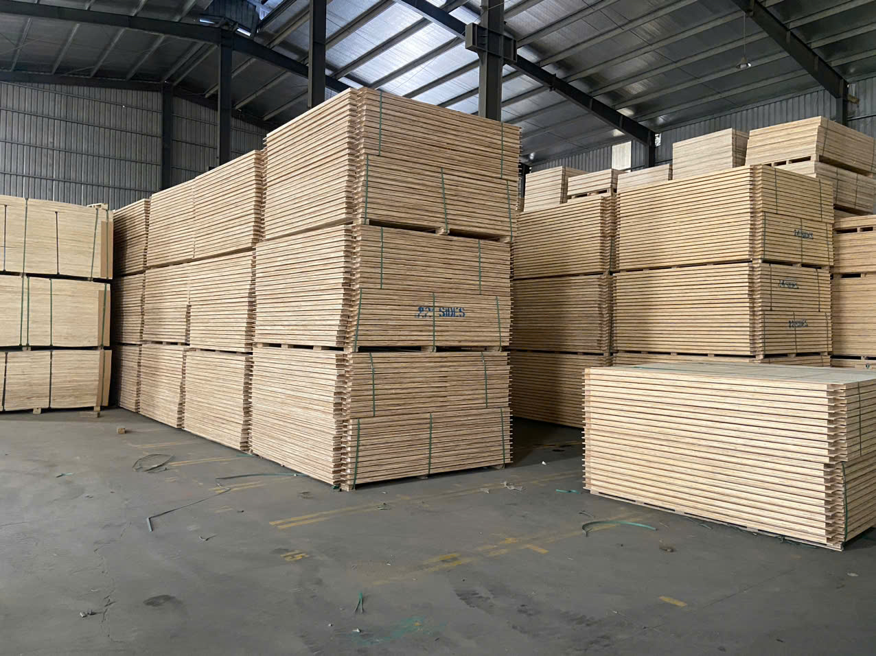 Plywood-panel Plywood panel