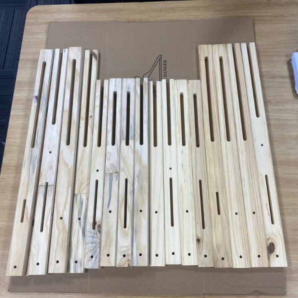 Wooden headboard struts