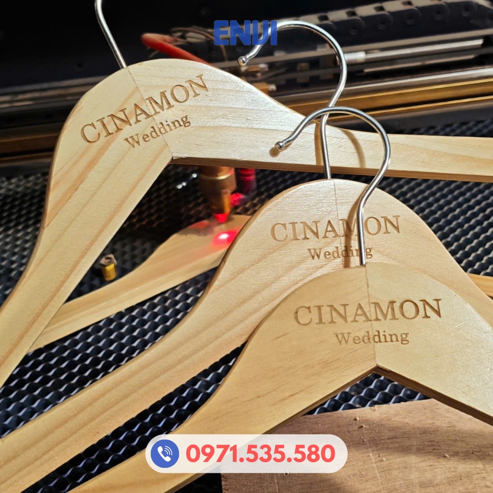 Móc gỗ khắc laser theo yêu cầu tại ENVI