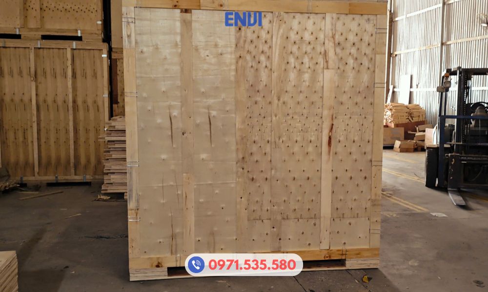 Thùng gỗ chứa hàng tại Envi Vina
