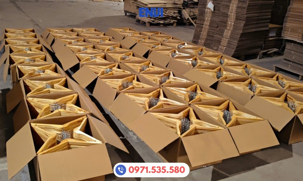 ENVI chuyên cung cấp móc áo gỗ thông số lượng lớn