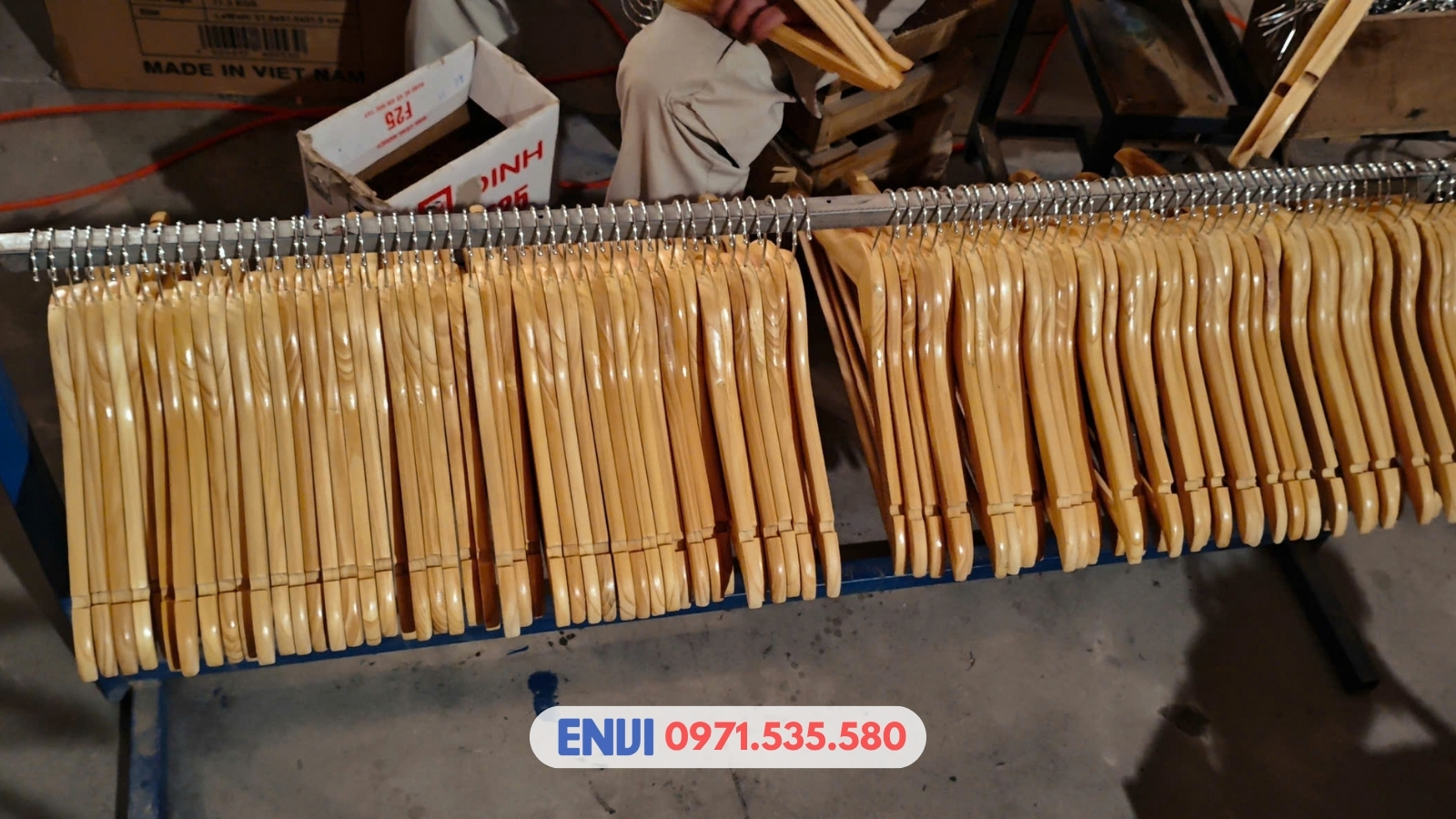 Móc gỗ ENVI bền đẹp giá rẻ